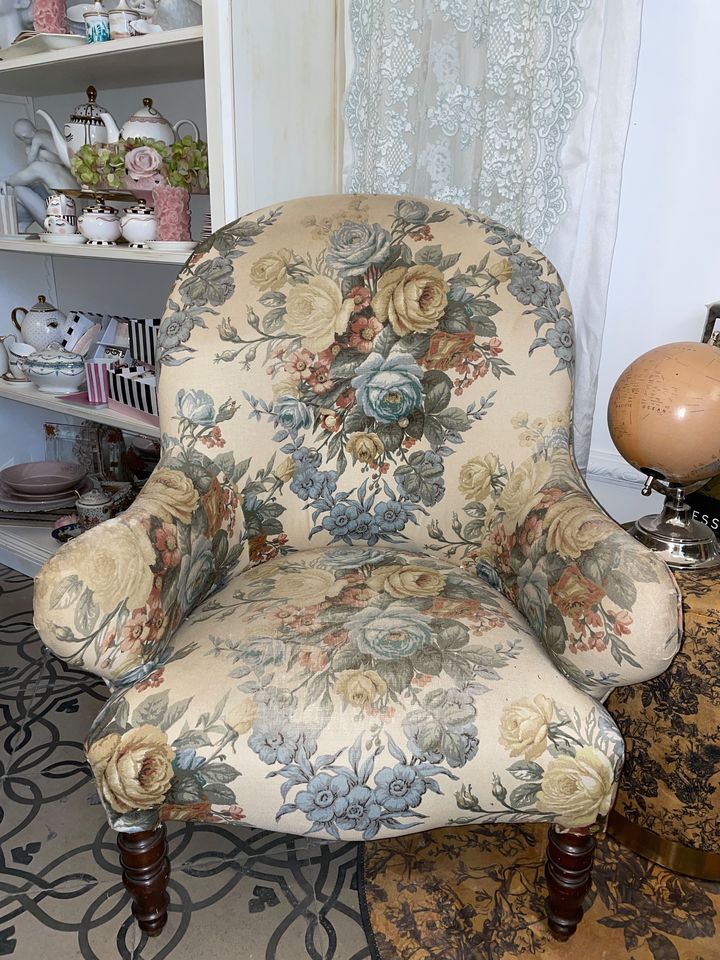 Poltrona inglese di fine '800 con tessuto originale